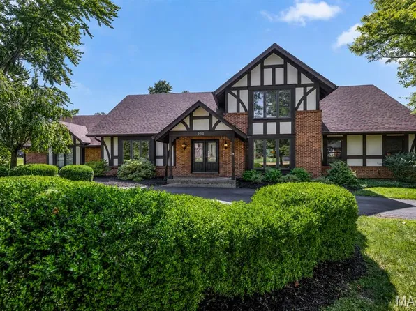 332 Ladue Lake Dr, Saint Louis, MO 63141