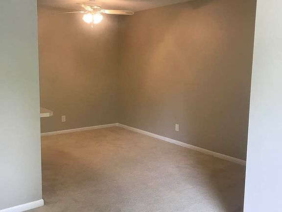 3rd image of 233 S Batavia Ave APT 1D