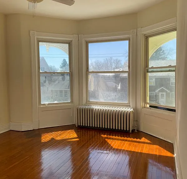25 Woodlawn Ave #5 — Photo 5