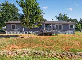 102 NE 1st St, Adair, OK 74330