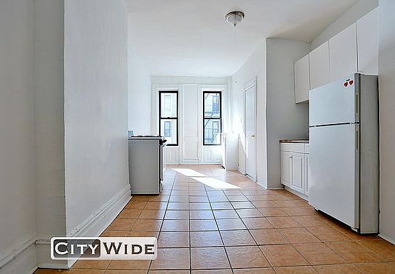 4th image of 230 E 89th St APT 5W