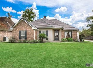 39073 Meadow Ridge Ave, Prairieville, LA 70769