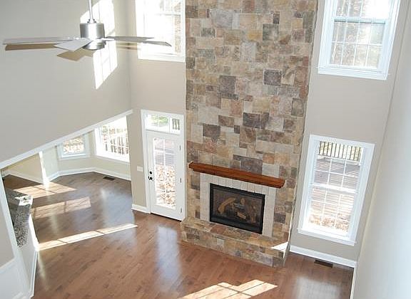 4th image of 74 Maler Ave