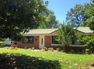 714 E Westbrook St, West Point, MS 39773