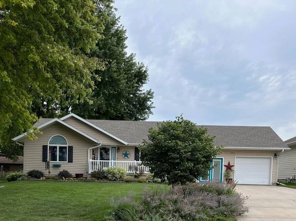 1412 Jackson St, Saint Paul, NE 68873