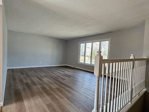 2nd image of 204 Saxon Dr