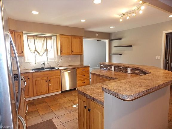 2nd image of 2690 Delhi Dr