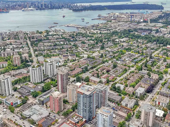 128 W 15th St #506, North Vancouver, BC V7M 1R5