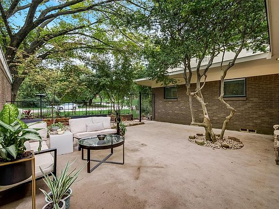 5th image of 8017 Claremont Dr