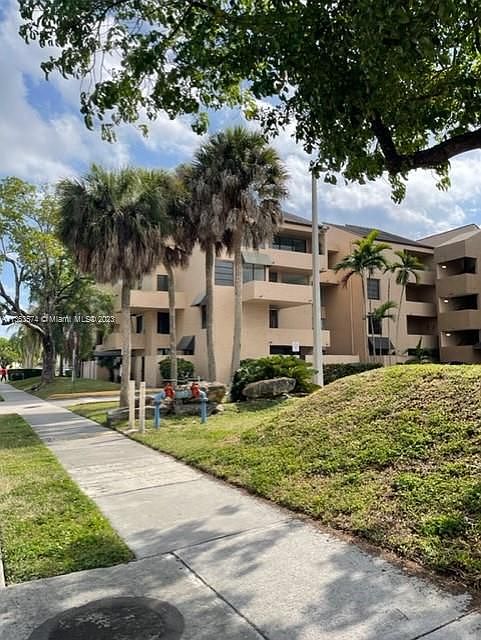1st image of 10500 SW 108th Ave APT B304