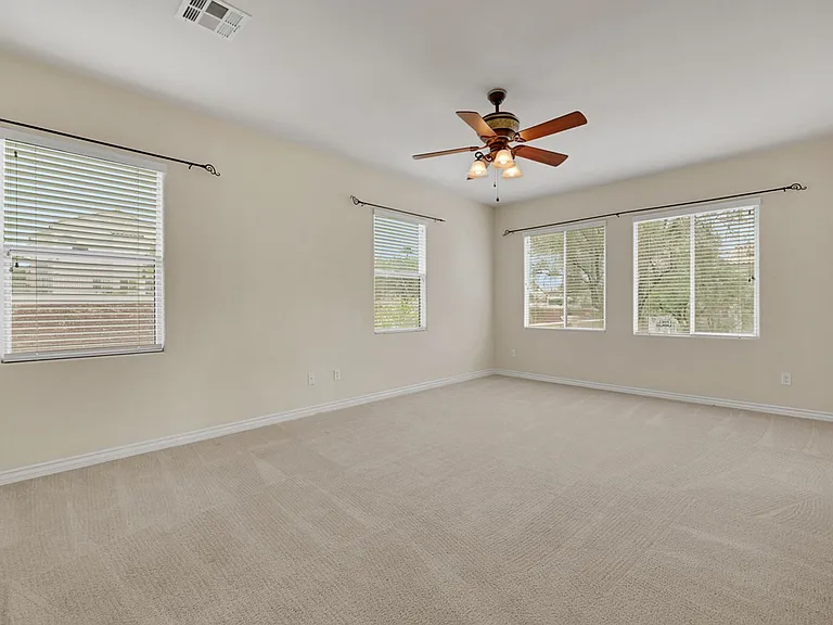 290 Spectacular St — Photo 11