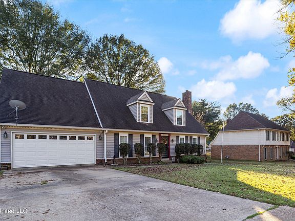 2nd image of 823 White Pine Dr