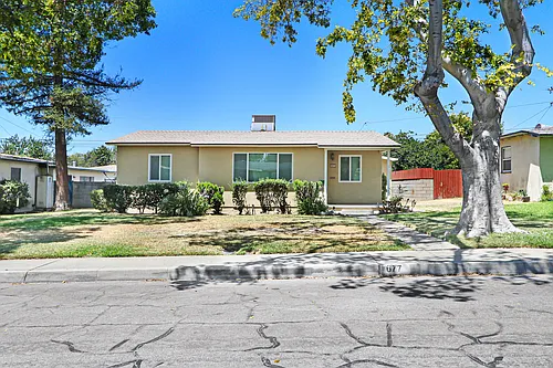677 N Tulare Way Photo 1 677 N Tulare Way Photo 1