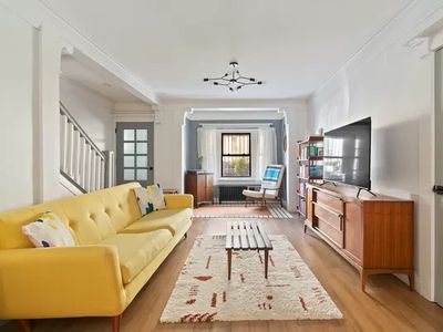 239 Brooklyn Ave, Brooklyn, NY, 11213
