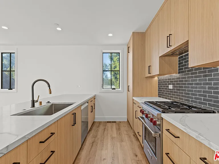 5540 Tova Rd — Photo 3