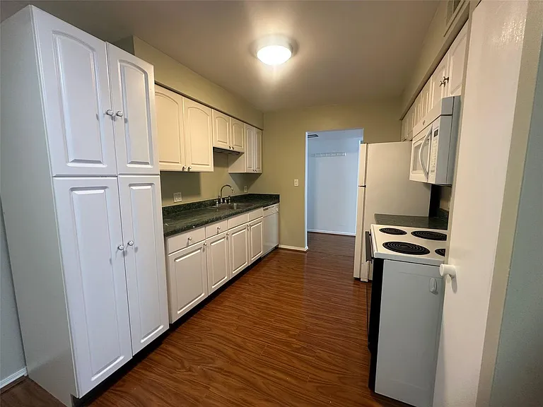 509 E University Dr #506-206 — Photo 8