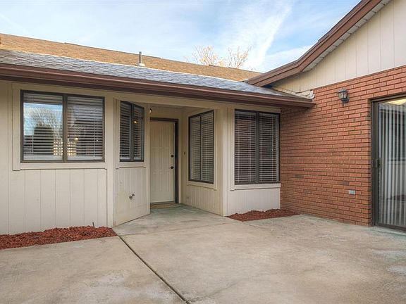 2nd image of 615 E Lexington Dr Unit 2