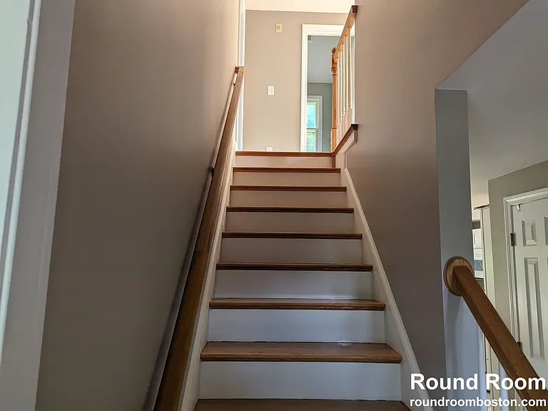 202 Dale St — Photo 6