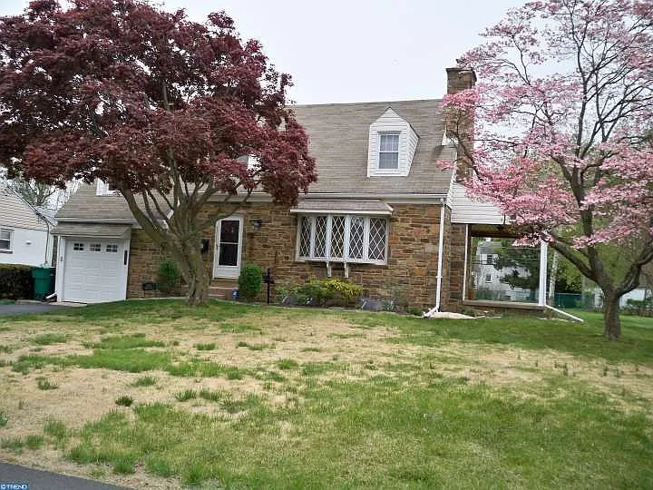 1365 Corry Ave photo 1