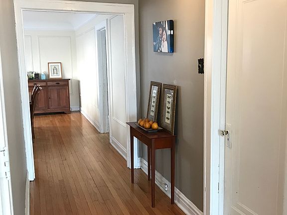 3rd image of 2244 W Arthur Ave #2