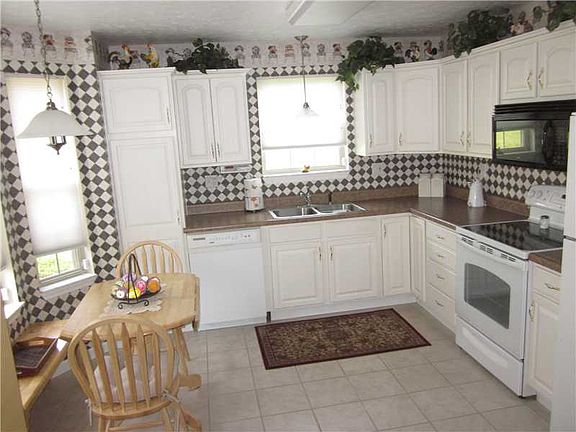 2nd image of 2119 Lake View Dr #2119