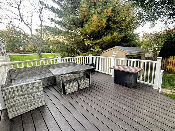 4th image of 982 Eagle Ridge Trl