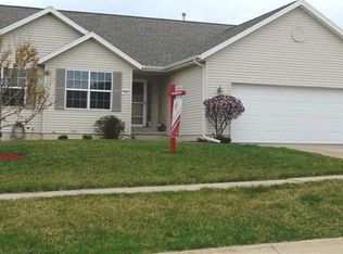 7027 Springwood Pl NW, Cedar Rapids, IA 52405