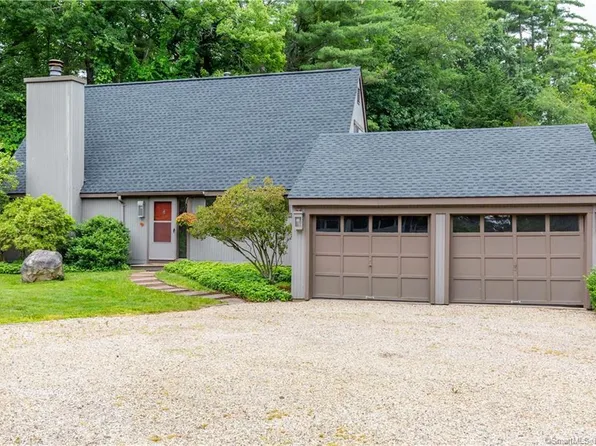 8 Arrowhead Court #8, Avon, CT 06001