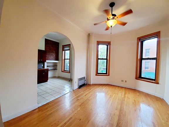 3rd image of 314 7th Ave #2L