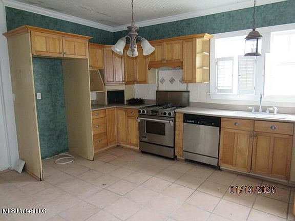 5th image of 402 W Georgetown St