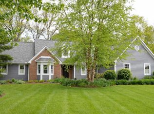 299 Woodsfield Ct, Powell, OH