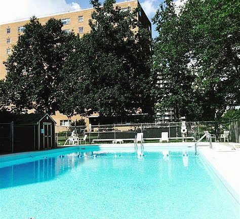 3rd image of 11819 Edgewater Dr #219