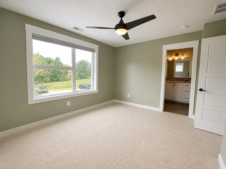 1634 S Oakland Ave — Photo 17