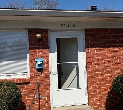 2nd image of 426 Locust St #A