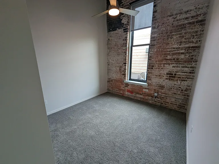 832 Commercial St #101 — Photo 11