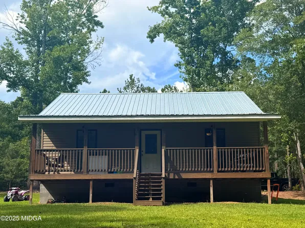 999 Sandy Point Cir, Knoxville, GA 31050