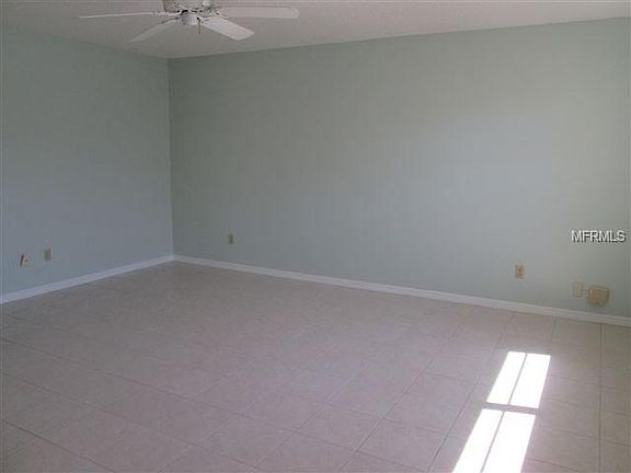 4th image of 218 Gloucester Blvd