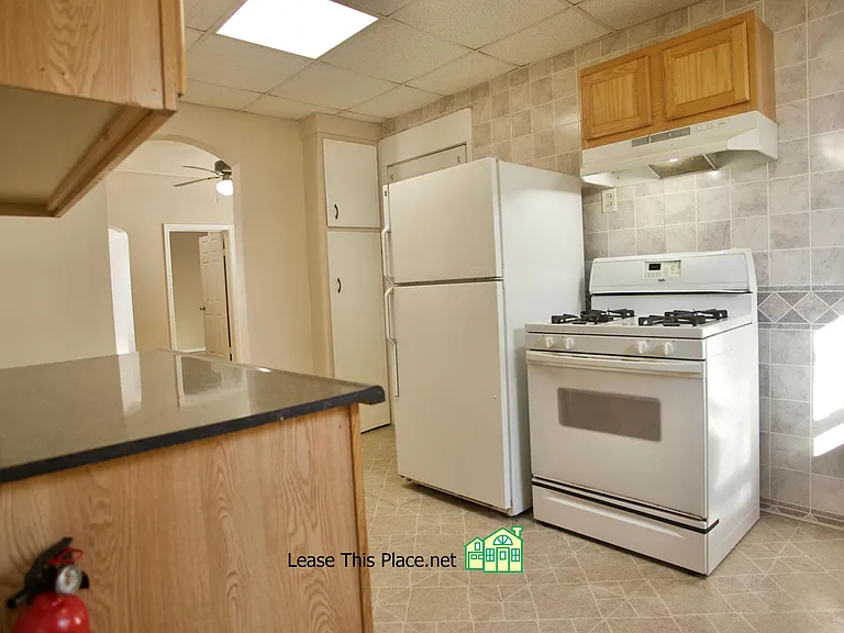 650 Fremont Ave NW #LOWER — Photo 9
