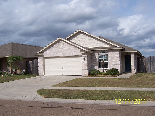 2nd image of 302 Yosemite Dr