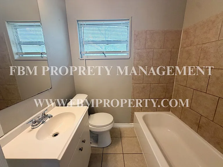 3015 Winfield Dr — Photo 9
