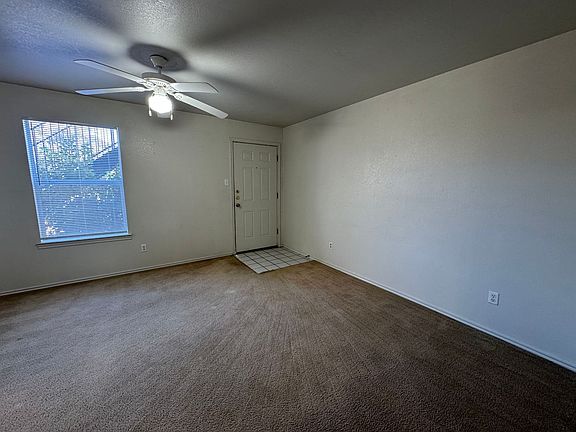3rd image of 1505 Benttree Dr APT B