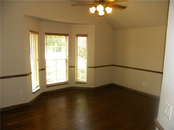 4th image of 2921 SW 140th St