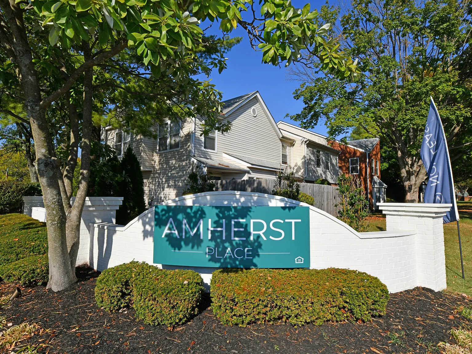 Amherst — Photo 1