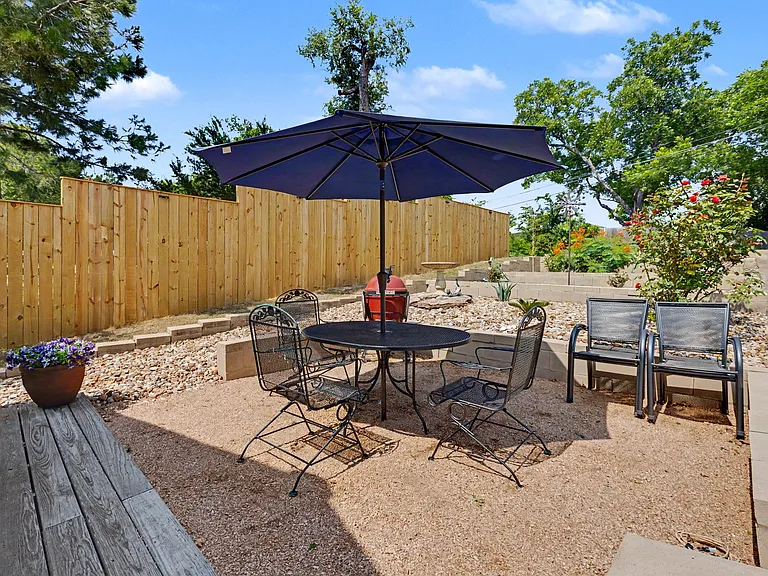 717 Brownlee Cir — Photo 24