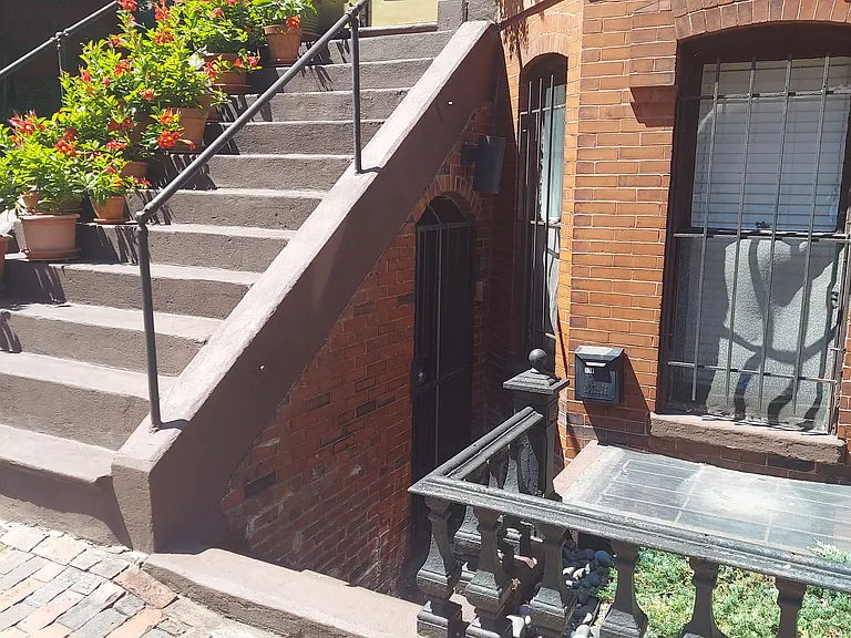 63 Chandler St #B — Photo 8