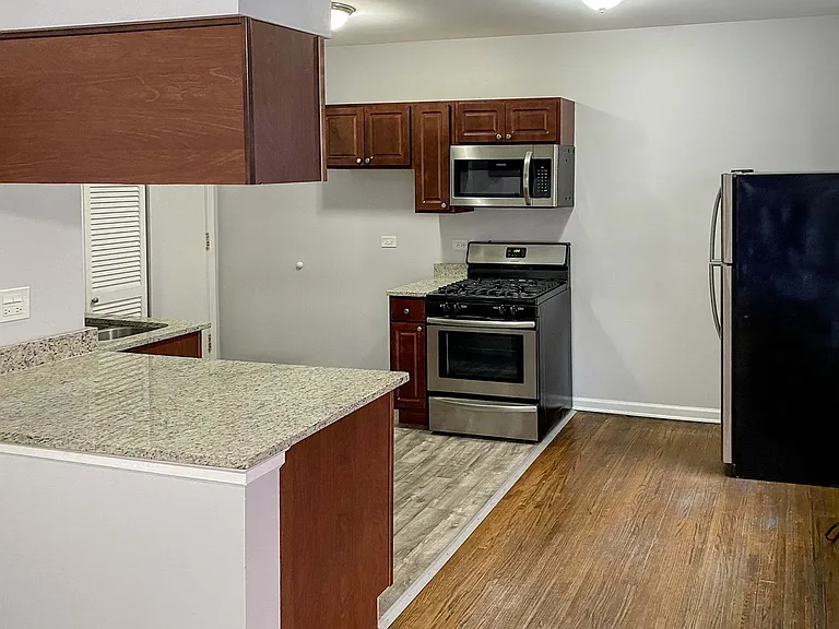 3708-14 N. Sheffield — Photo 17