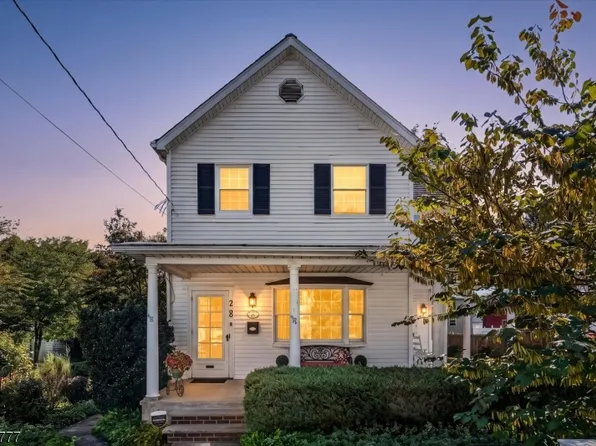 28 Leary Ave, Bloomingdale Boro, NJ 07403