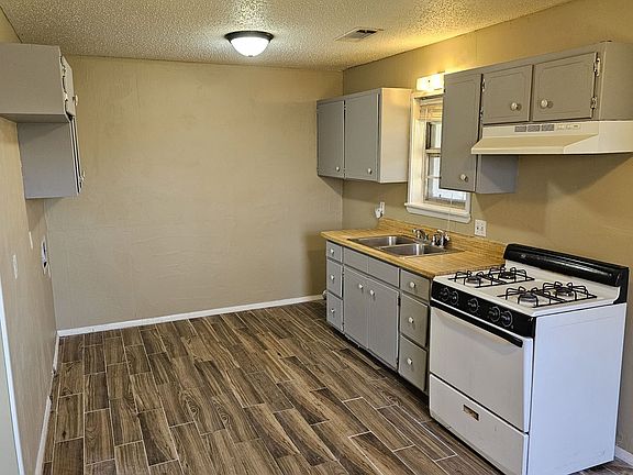 2nd image of 2309 Willow St