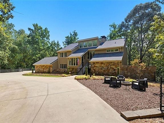 4th image of 3680 Lamplighter Cove Rd