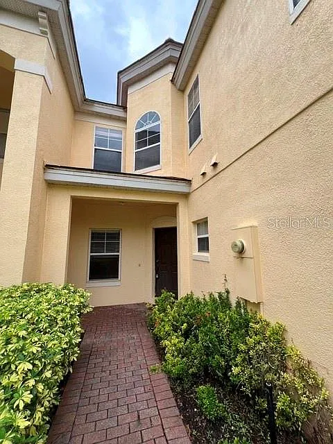 6857 Piazza St
